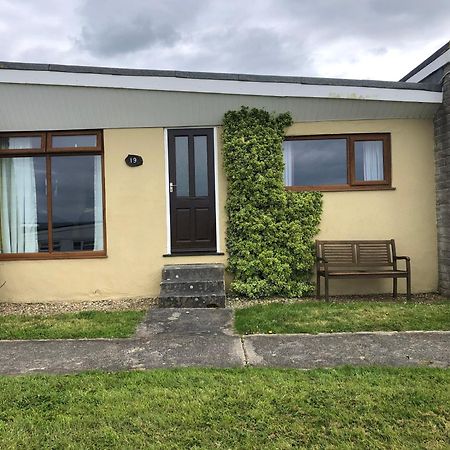 Bungalow 19 Poundstock Bagian luar foto