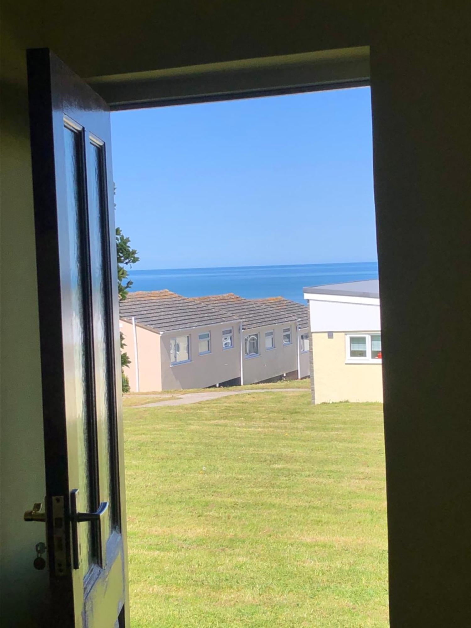 Bungalow 19 Poundstock Bagian luar foto